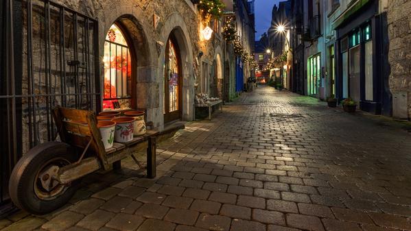 Head back to the source of this well-loved holiday and see how the lucky leprechauns of Ireland celebrate ’round the country.