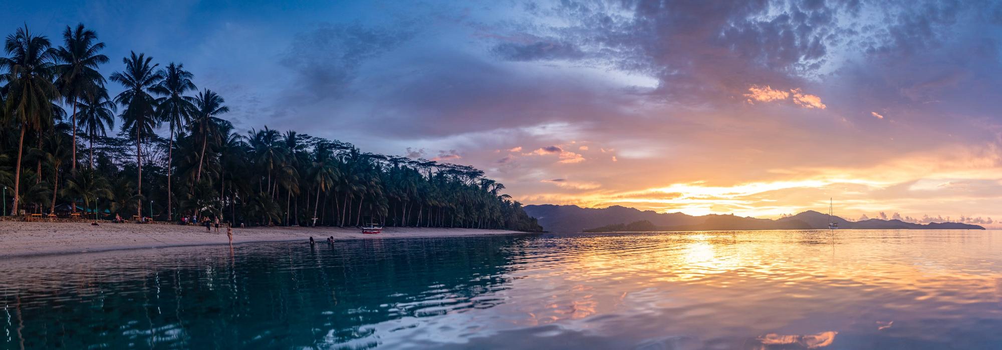 White-sand beaches, kaleidoscopic coral reefs, delicious food, and history galore — the Philippines really has got it all